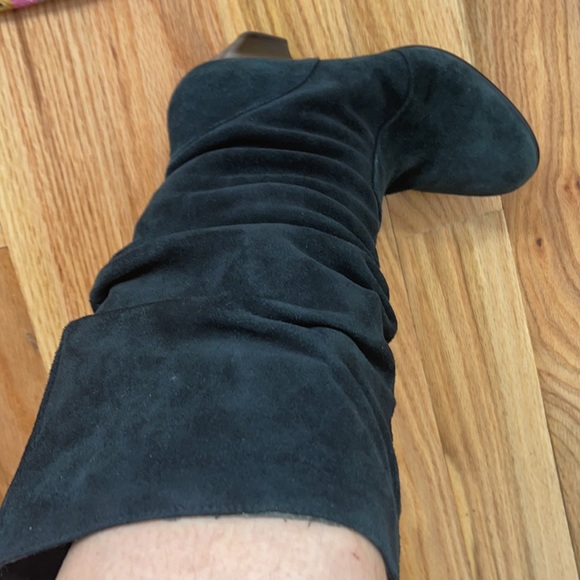 Suede under knee black boots - Picture 3 of 16
